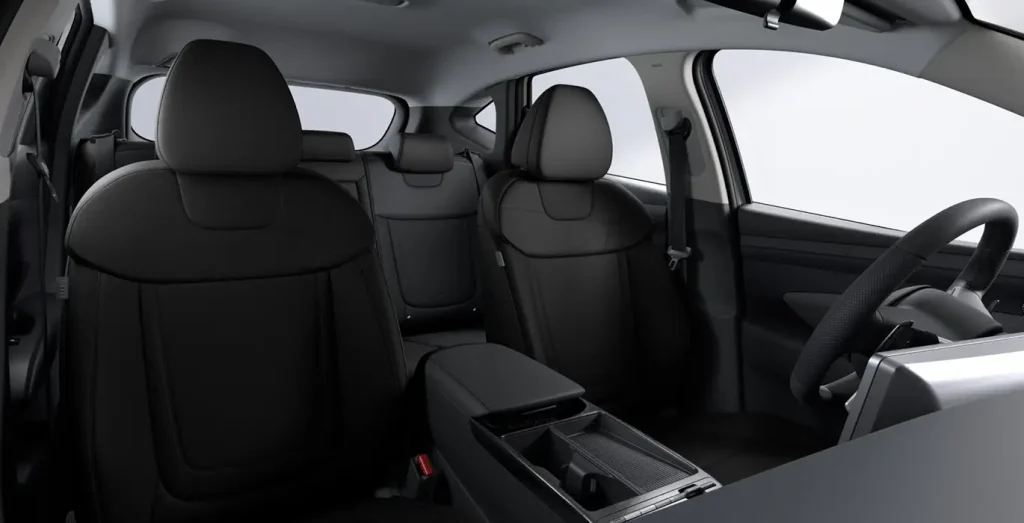Hyundai-Tucson-1.6T-239CV-HEV-AT-Klass-interior-negro-trasera.webp