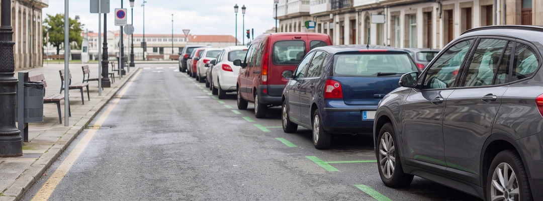 ¿Se puede aparcar en zona verde en Coruña?